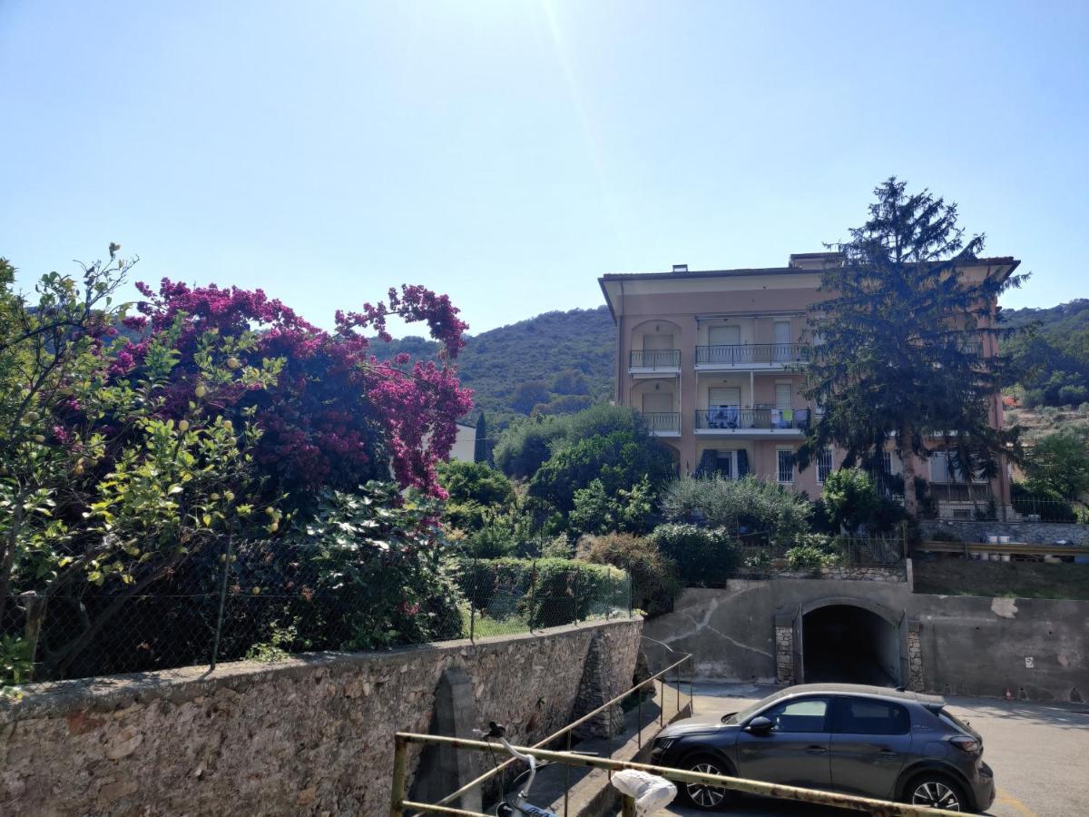 Appartement Sotto Il Cielo à Finale Ligure Extérieur photo
